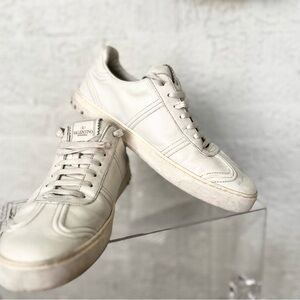 Valentino Garvani rockstad Men's White Sneakers SZ 9.5US Italy